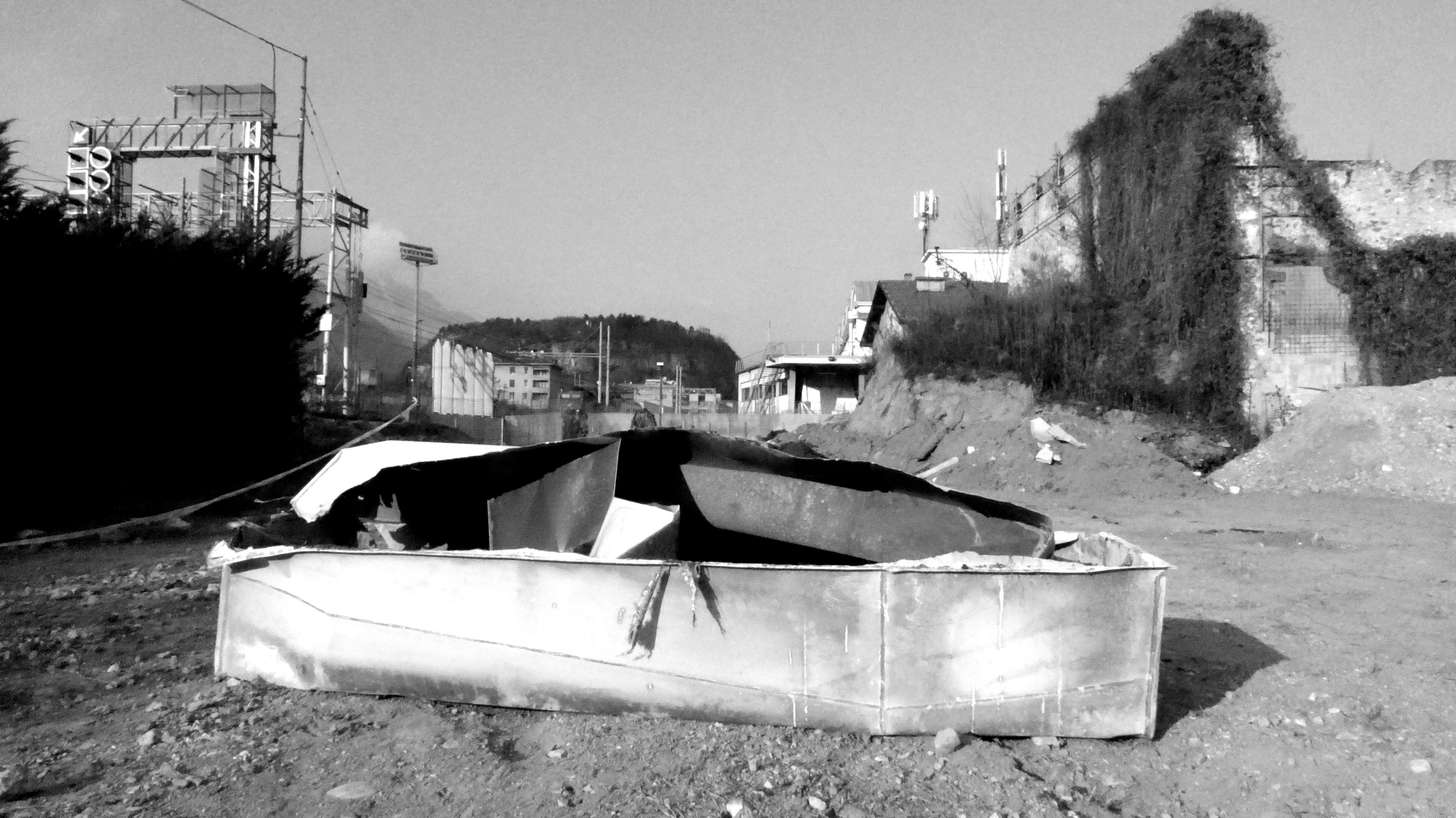 Il retrobottega del cimitero – The cemetery back room